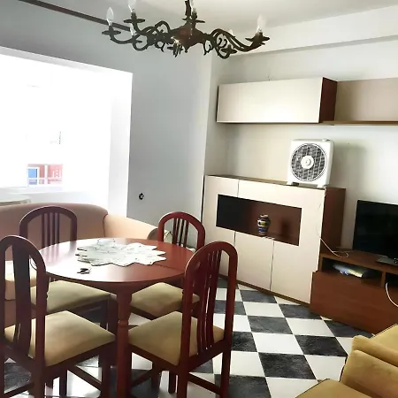 Piso Al Pie De La Playa Con Aire Acondicionado * Cadiz